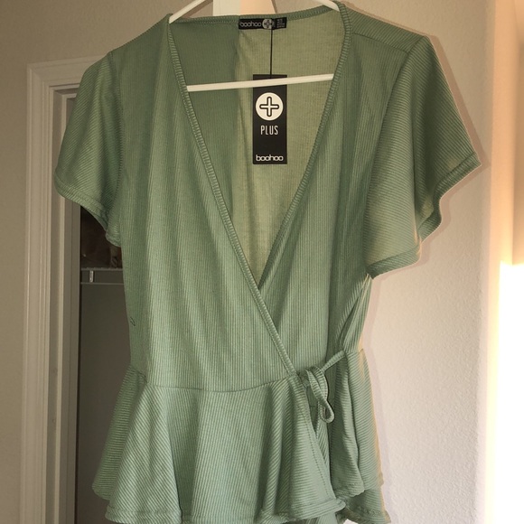 Women’s plus size shirt - Picture 3 of 3